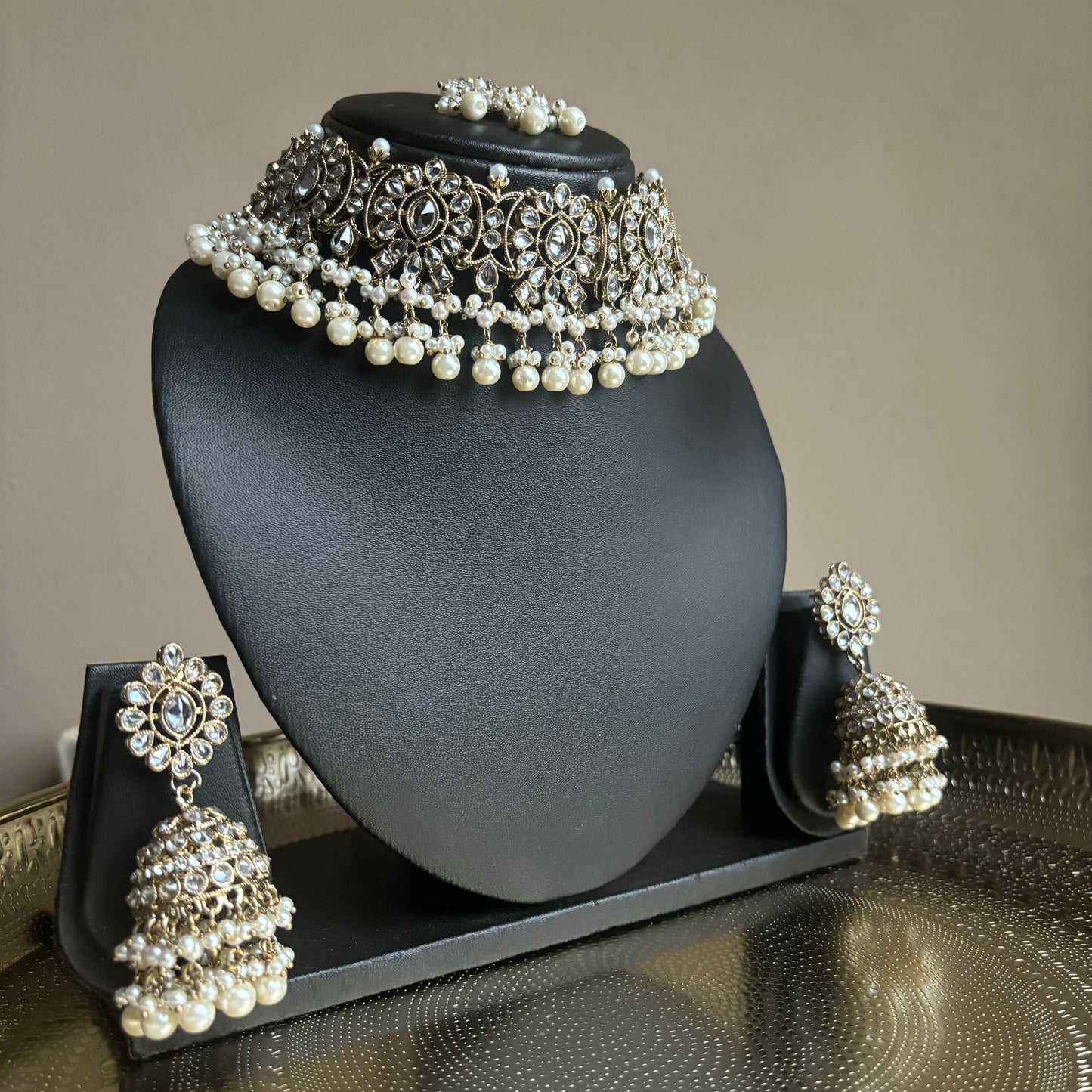 Reshma white