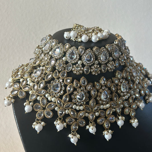 Nadiya white gold