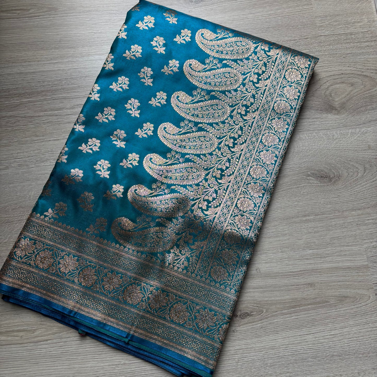 Medusa - peacock blue