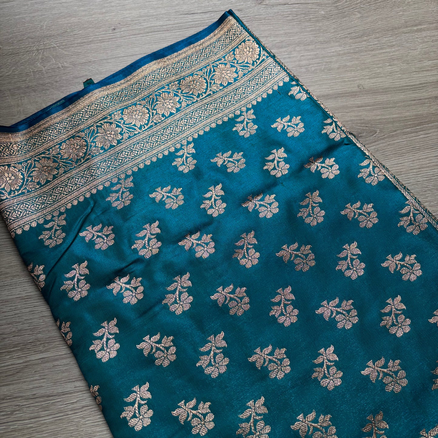 Medusa - peacock blue