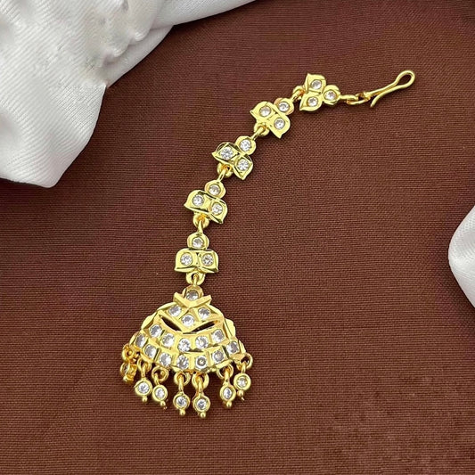 Tharsini - white